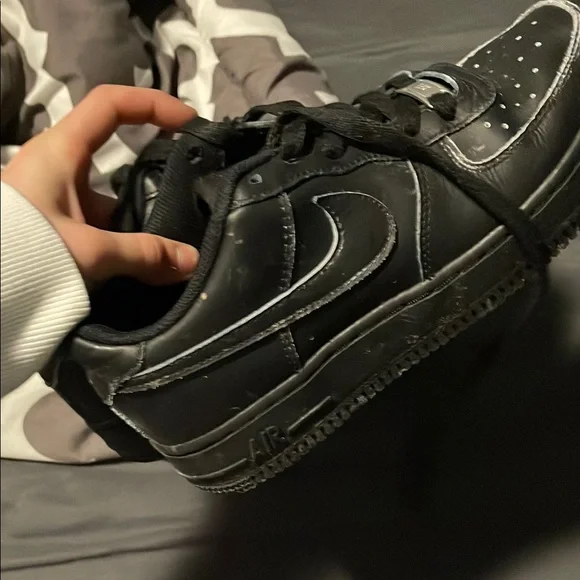Nike Kids Black Air Force 1 Shoes size 5.5Y - Picture 5 of 7
